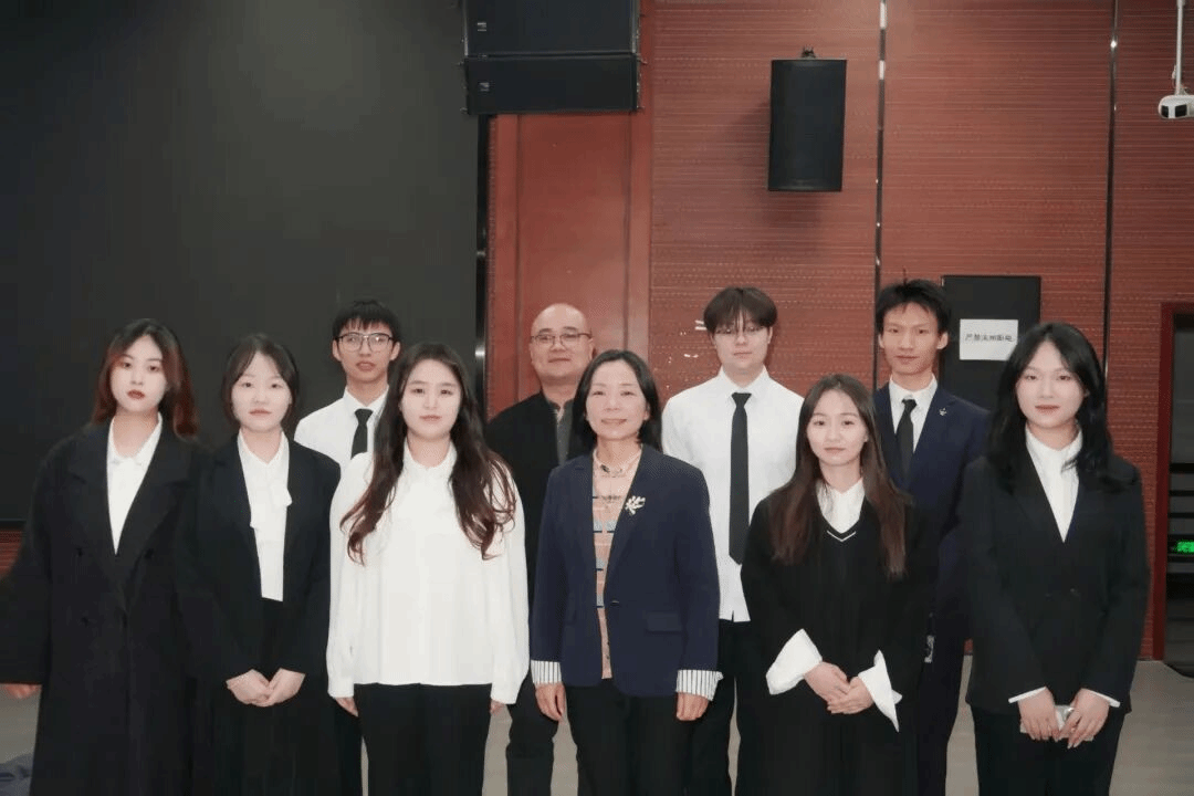 bv伟德国际体育官方网站举行“保研暨学业生涯规划经验分享会”